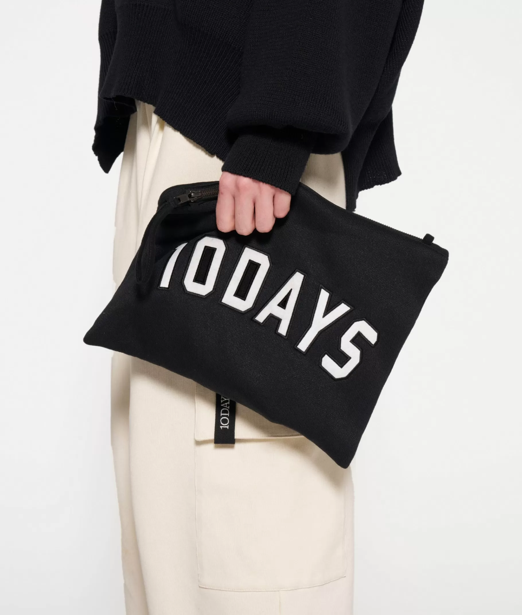 Store 10DAYS Statement Pouch black